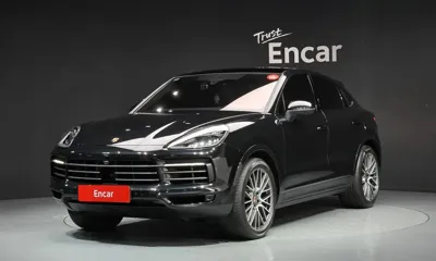 Porsche Cayenne · 2023 год