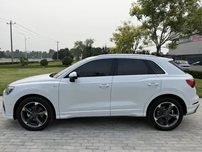Audi Q3 2023, 31000 км, за 189800 CNY