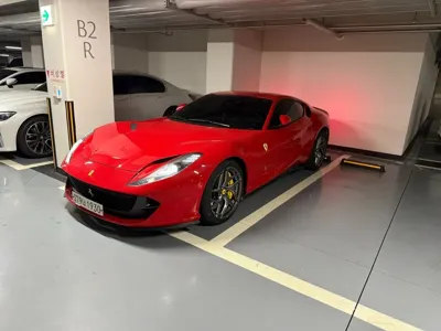 Ferrari 812 · 2018 год