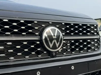 Volkswagen Passat 2023, 40000 км, за 99500 CNY