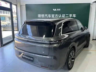 Li Auto Li L8 2022, 18000 км, за 205000 CNY