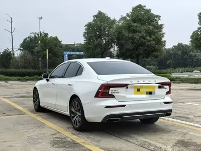 Volvo S60 2022, 80000 км, за 93000 CNY - фото 7