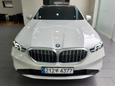 BMW 5-Series · 2025 год
