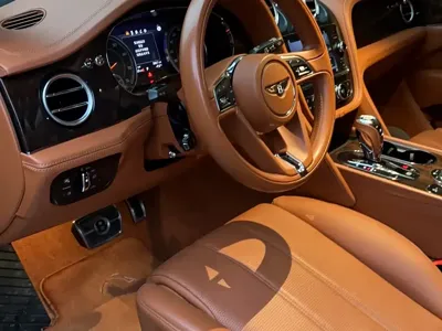Bentley Bentayga 2019, 80000 км, за 1080000 CNY