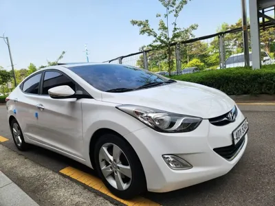 Hyundai Avante · 2012 год