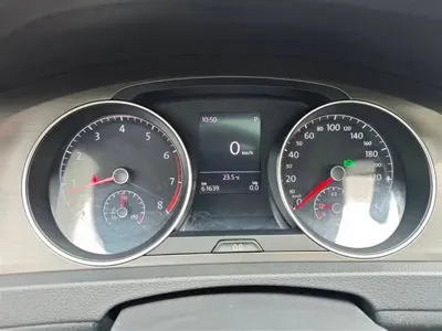 Volkswagen Golf 2016, 60000 км, за 35800 CNY - фото 8