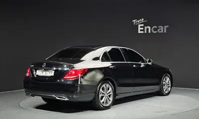 Mercedes-Benz C-Class 2017, 73847 км, за 17500000 KRW