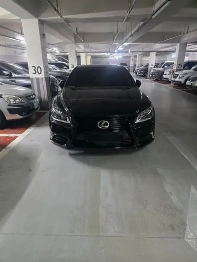 Lexus LS · 2017 год