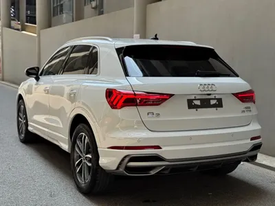 Audi Q3 2023, 33400 км, за 169800 CNY