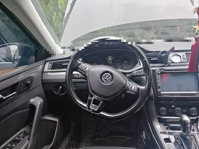 Volkswagen Passat 2016, 83400 км, за 44600 CNY