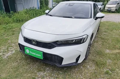 Honda Civic · 2025 год
