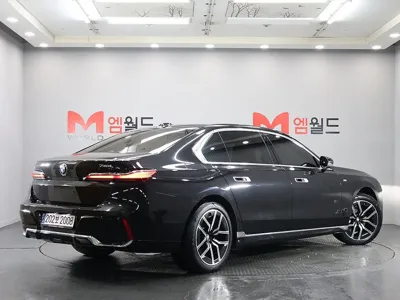 BMW 7-Series 2023, 44063 км, за 69177.57 USD - фото 4