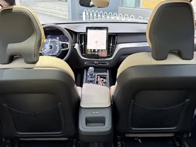 Volvo XC60 2026, 0 км, за 205799 CNY - фото 13