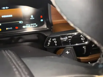 Lincoln Aviator 2021, 145600 км, за 204000 CNY - фото 16