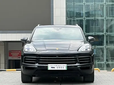 Porsche Cayenne Hybrid 2023, 50000 км, за 428700 CNY