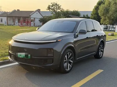 Li Auto Li L8 · 2024 год