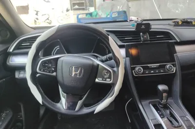 Honda Civic 2016, 80900 км, за 61355.74 CNY - фото 7
