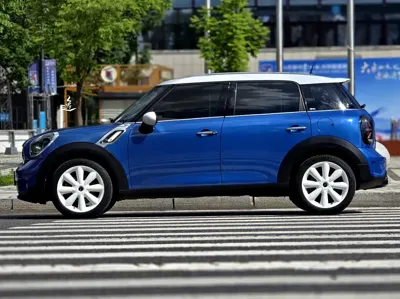 MINI Mini Countryman 2012, 112000 км, за 35800 CNY