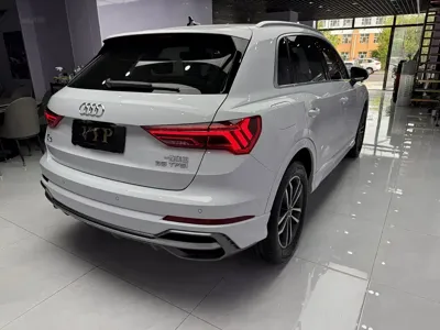 Audi Q3 2022, 20000 км, за 174800 CNY