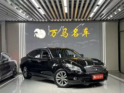 Infiniti Q70 2013, 130000 км, за 36000 CNY