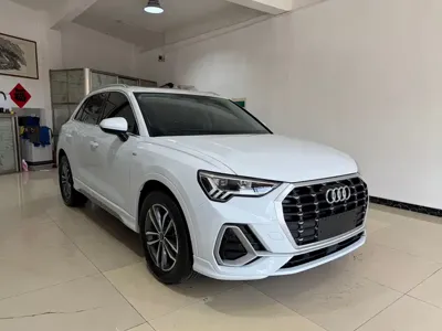 Audi Q3 2023, 10000 км, за 171000 CNY