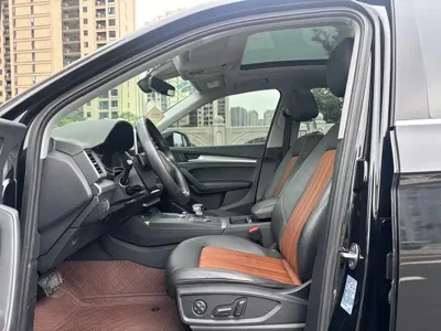 Audi Q5L 2020, 80000 км, за 119800 CNY