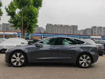 Tesla Model 3 2019, 120000 км, за 105800 CNY