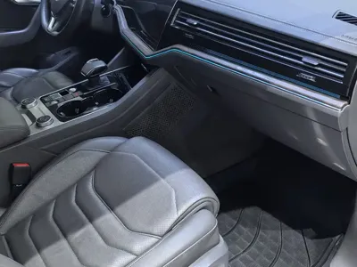 Volkswagen Touareg 2020, 142000 км, за 238000 CNY