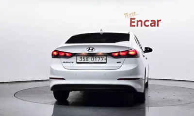 Hyundai Avante 2017, 111632 км, за 10400000 KRW