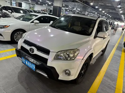 Toyota RAV4 · 2011 год