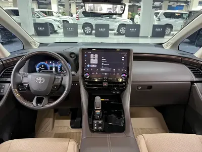 Toyota Alphard 2024, 28000 км, за 878000 CNY - фото 17