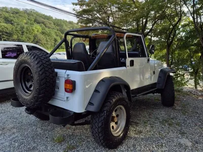 Jeep Wrangler 1992, 224500 км, за 9900000 KRW