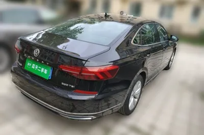 Volkswagen Passat 2020, 33900 км, за 97870.36 CNY