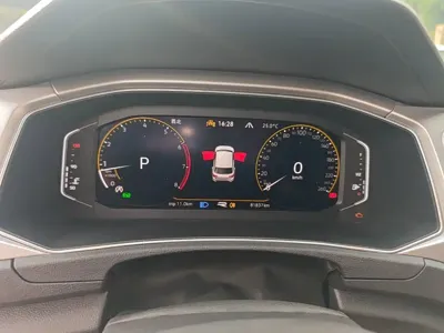Volkswagen T-Roc 2023, 81800 км, за 89700 CNY - фото 12