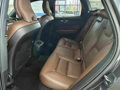 Volvo XC60 2022, 41000 км, за 149000 CNY