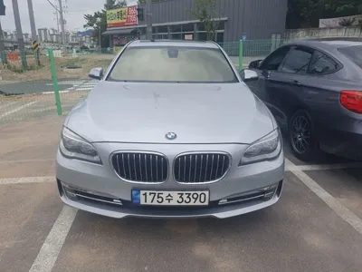 BMW 7-Series · 2013 год