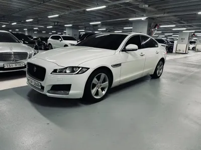 Jaguar XF · 2018 год