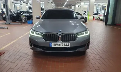 BMW 5-Series 2023, 36000 км, за 34000000 KRW