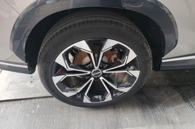 Roewe RX5 New Energy 2023, 35300 км, за 75119.23 CNY - фото 11