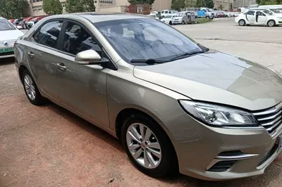 Roewe 360 2018, 130300 км, за 34405.34 CNY