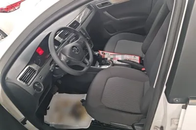 Volkswagen Santana 2016, 68500 км, за 47674.16 CNY - фото 17