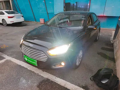 Ford Escort · 2015 год