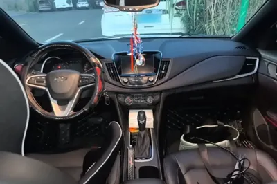 Chevrolet Monza 2019, 68600 км, за 35696.14 CNY