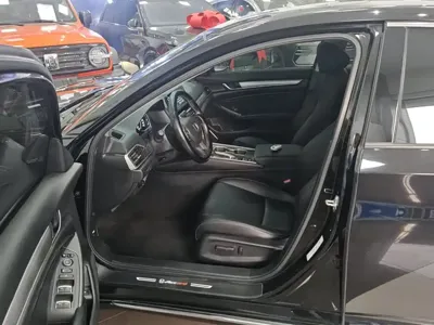 Honda Accord 2022, 71500 км, за 105300 CNY - фото 9
