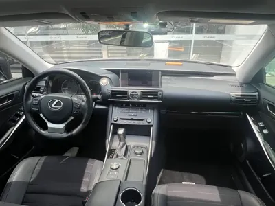 Lexus IS 2019, 57800 км, за 119800 CNY - фото 5