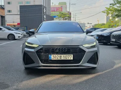 Audi RS7 · 2021 год