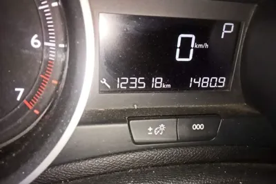 Peugeot 408 2014, 123500 км, за 30237.37 CNY - фото 9