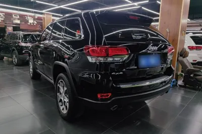 Jeep Grand Cherokee 2021, 45800 км, за 219246.42 CNY