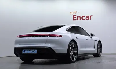 Porsche Taycan 2021, 30608 км, за 104900000 KRW