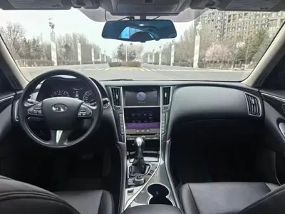 Infiniti Q50L 2016, 90000 км, за 58000 CNY